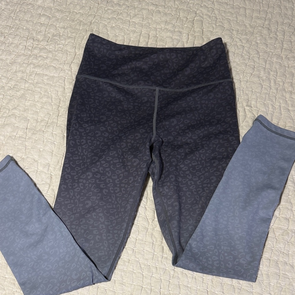 ZYIA Gray Leopard Print Leggings